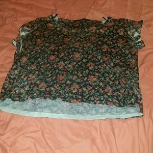 Crop floral tee shirt!